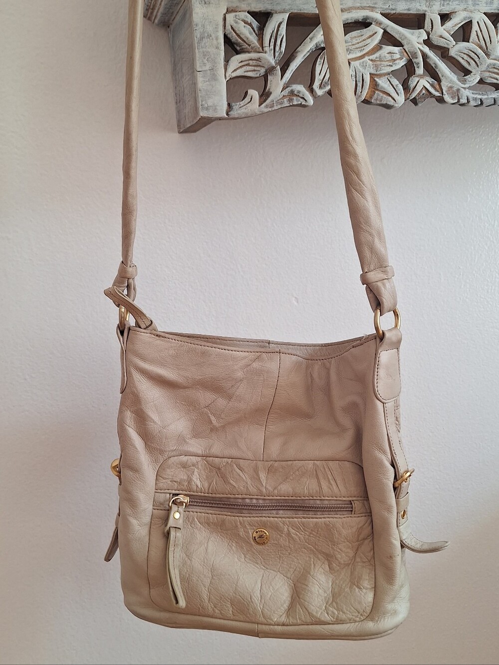 Stone Mountain Accessories Beige Leather Crossbody Bag with Gold Hardware